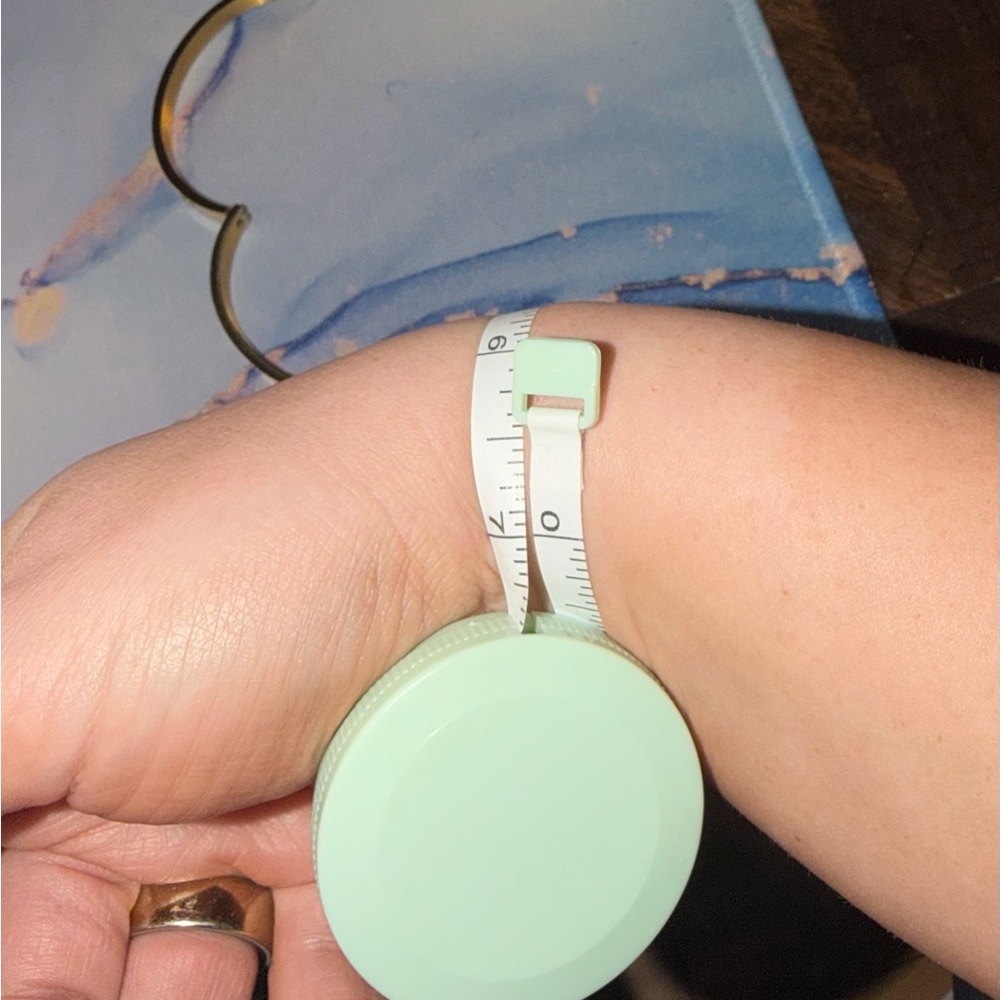 Clic H Bracelet in Cream and Gold - Picture 16 of 16
